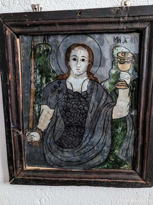 Sfântul Arhanghel Mihail - Muzeul de icoane pe sticlă „Părintele Zosim Oancea” din Sibiel