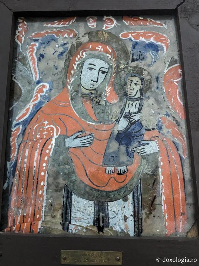 Maica Domnului - Muzeul de icoane pe sticlă „Părintele Zosim Oancea” din Sibiel