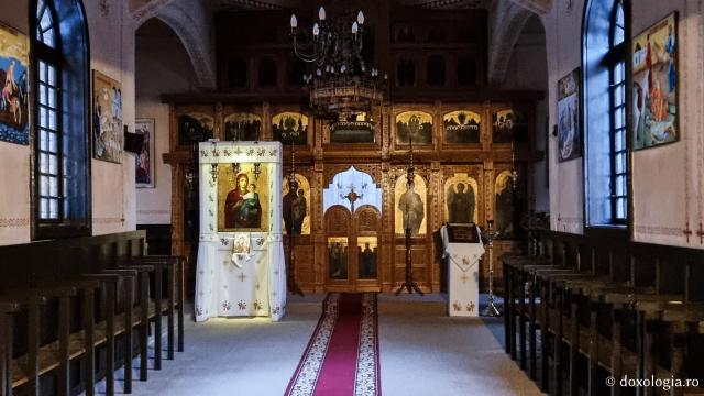 Răgaz de liniște la Mănăstirea Piatra Fântânele