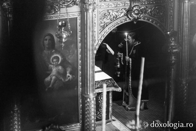 Liturghia Darurilor mai înainte sfințite, la Catedrala Mitropolitană din Iași