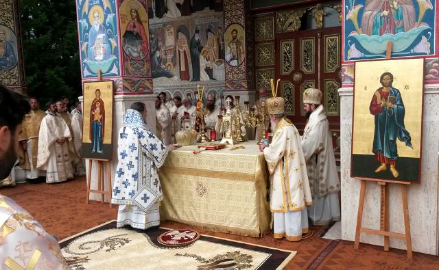 Liturghie arhierească la Seminarul Teologic de la Mănăstirea Neamț în ziua hramului Sfântului Ioan Iacob Hozevitul - 5 august 2014 Sărbătoarea Sfântului Ioan Iacob la Seminarul Teologic de la Mănăstirea Neamț - galerie foto