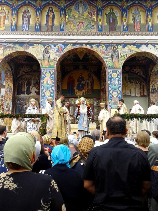 Liturghie arhierească la Seminarul Teologic de la Mănăstirea Neamț în ziua hramului Sfântului Ioan Iacob Hozevitul - 5 august 2014 Sărbătoarea Sfântului Ioan Iacob la Seminarul Teologic de la Mănăstirea Neamț - galerie foto