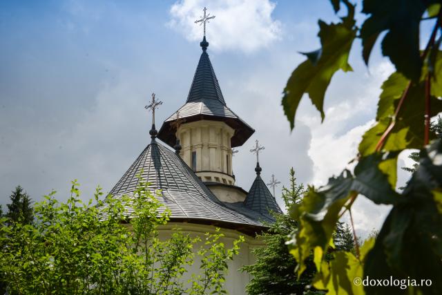 Biserica veche a Mănăstirii Sihăstria