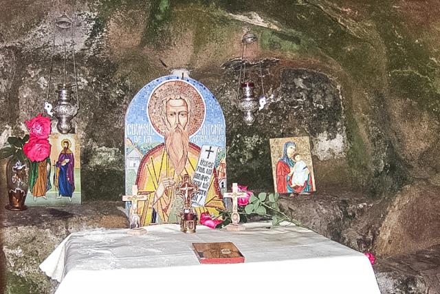 peștera Sfântului Antonie de la Iezerul Vâlcii