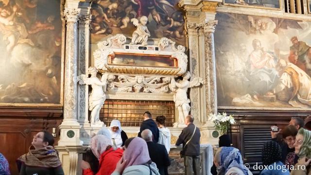 Moaștele întregi ale Sfântului Ierarh Atanasie și ale Sfântului Proroc Zaharia – Biserica San Zacharia din Veneția