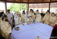 IPS Teofan și IPS Efrem la Mănăstirea Sângeap-Basaraba