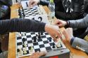 (Video) Gândurile și rugăciunea – rege și regină pe o tablă de șah