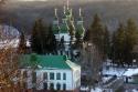 Mănăstirea Kitaev, unde sunt adăpostite moaştele Sfântului Teofil cel nebun pentru Hristos. Mănăstirea Kitaev