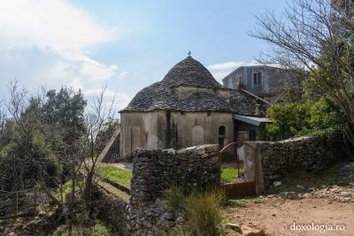 Pași de pelerin la Sihăstria „Sfântul Vasile” – Athos / Foto: pr. Silviu Cluci Sihăstria „Sfântul Vasile” – Athos