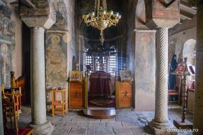 (Foto) Închinare în Paraclisul Sfântul Eftimie din Basilica Sfântului Dimitrie din Tesalonic