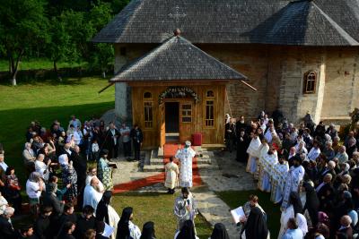 (Video) Resfințirea bisericii Mănăstirii Tarcău, jud. Neamț