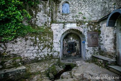 Aghiasma Sfântului Atanasie Athonitul / Foto: Pr. Silviu Cluci Aghiasma Sfântului Atanasie Athonitul