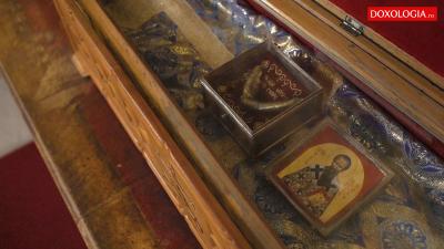 Moaștele Sfântului Vasile ocrotesc Mănăstirea Trei Ierarhi din Iași Moaștele Sfântului Vasile