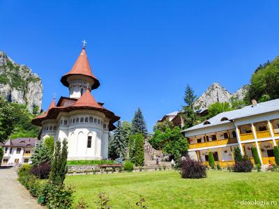 Frumusețea Mănăstirii Râmeț Mănăstirea Râmeț
