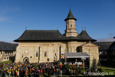 (Foto) Moment istoric în Lavra Neamțului – prăznuirea Sfântului Paisie, la 300 de ani de la naștere (Foto) Moment istoric în Lavra Neamțului – prăznuirea Sfântului Paisie, la 300 de ani de la naștere