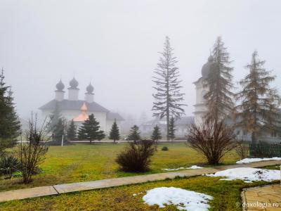 Liniștea de la Mănăstirea Vorona Mănăstirea Vorona