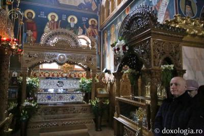 Foto: Flavius Popa (Video) Slujbă arhierească la Biserica Sf. Nectarie: noua raclă a sfântului a fost binecuvântată astăzi