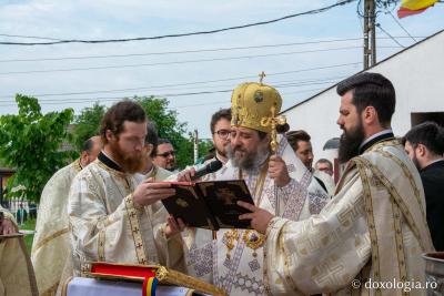 Foto: Mihail Vrăjitoru (Video) Biserica Parohiei Țibana a fost resfințită