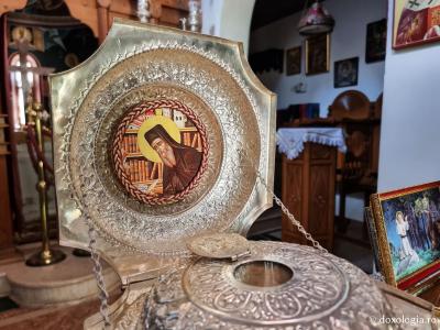 Cinstitul cap al Sfântului Cuvios Nicodim Aghioritul / Foto: Magda Buftea Cinstitul cap al Sfântului Cuvios Nicodim Aghioritul
