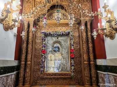 Icoana Maicii Domnului „Dexiokratousa” de la Biserica „Panaghia Dexia” din Tesalonic / Foto: Magda Buftea Icoana Maicii Domnului „Dexiokratousa” de la Biserica „Panaghia Dexia” din Tesalonic