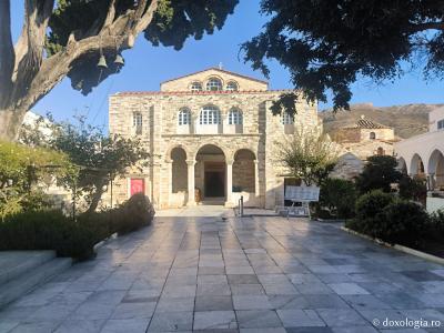 Mănăstirea „Panaghia Ekatontapiliani” din Paros / Foto: Pr. Marin Osoianu Mănăstirea „Panaghia Ekatontapiliani” din Paros