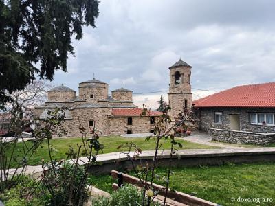 (Foto) Biserica „Sfântul Apostol Andrei” din Peristera – monumentul bizantin ce adăpostește moaștele Sfântului Eftimie cel Nou / Foto: Pr. Marin Osoianu (Foto) Biserica „Sfântul Apostol Andrei” din Peristera – monumentul bizantin ce adăpostește moaștele Sfântului Eftimie cel Nou