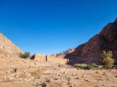 Mănăstirea „Sfânta Ecaterina” – un far al credinței și istoriei în inima Sinaiului / Foto: Magda Buftea Mănăstirea „Sfânta Ecaterina” – un far al credinței și istoriei în inima Sinaiului