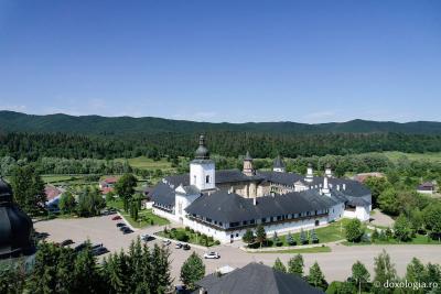 Mănăstirea Neamț, una dintre cele mai vechi mănăstiri din Moldova (imagini aeriene) / Foto: Ștefan Chircă Mănăstirea Neamț, una dintre cele mai vechi mănăstiri din Moldova (imagini aeriene)