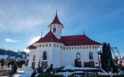 Mănăstirea Podu Coșnei / Foto: Crina Zamfirescu Mănăstirea Podu Coșnei – așezământ închinat Sfinților Apostoli Petru și Pavel de pe Valea Dornei