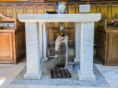 Crucile tămăduitoare de la Mănăstirea Dervent / Foto: Magda Buftea Crucile tămăduitoare de la Mănăstirea Dervent