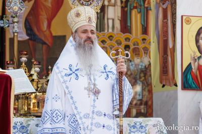 IPS Teofan, predicând / Foto: Mihail Vrăjitoru IPS Teofan, predicând