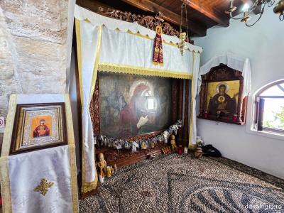 Pași de pelerin la Mănăstirea „Panaghia Tsambika” din Rodos, mănăstirea cea veche sau „Tsambika de sus” / Foto: Magda Buftea Pași de pelerin la Mănăstirea „Panaghia Tsambika” din Rodos, mănăstirea cea veche sau „Tsambika de sus”