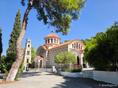 Frumusețea Mănăstirii „Sfântul Ierarh Nectarie” Kryoneri din Insula Rodos / Foto: Magda Buftea Frumusețea Mănăstirii „Sfântul Ierarh Nectarie” Kryoneri din Insula Rodos