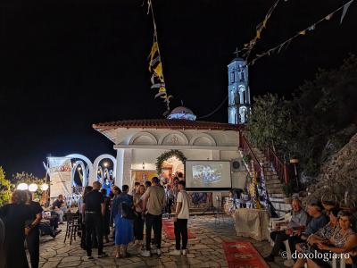 Sub ocrotirea Maicii Domnului și a Sfântului Dimitrie –  biserica situată pe un deal deasupra orașului Sidirokastro / Foto: Magda Buftea Sub ocrotirea Maicii Domnului și a Sfântului Dimitrie –  biserica situată pe un deal deasupra orașului Sidirokastro