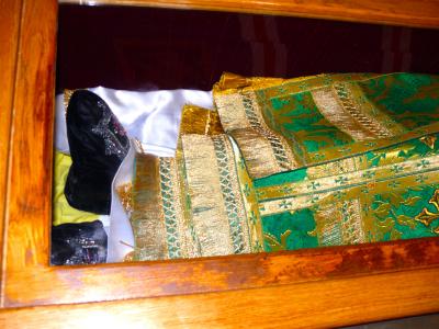 Moaştele Sfântului Ierarh Luca al Crimeei, aflate în Mănăstirea Sfânta Treime din orașul Simferopol, Peninsula Crimeea, Ucraina Moaştele Sfântului Ierarh Luca al Crimeei