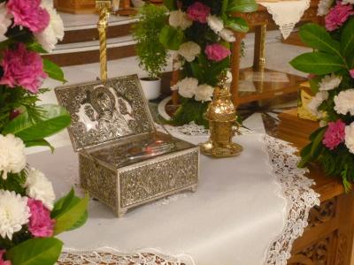 Racla cu o părticică din moaștele Sfintei Mucenițe Agata, Biserica Sf. Pantelimon si Sf. Paraschevi, Londra Racla cu o părticică din moaștele Sfintei Mucenițe Agata, Biserica Sf. Pantelimon si Sf. Paraschevi, Londra