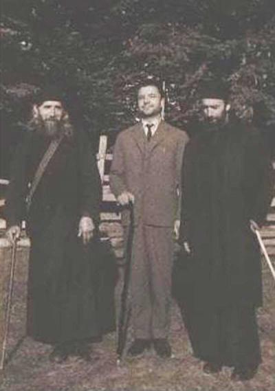 Părintele Cleopa Ilie, Leonida (viitorul mitropolit Antonie) Plămădeală și Părintele Petroniu Tănase Părintele Cleopa Ilie, Leonida (viitorul mitropolit Antonie) Plămădeală și Părintele Petroniu Tănase