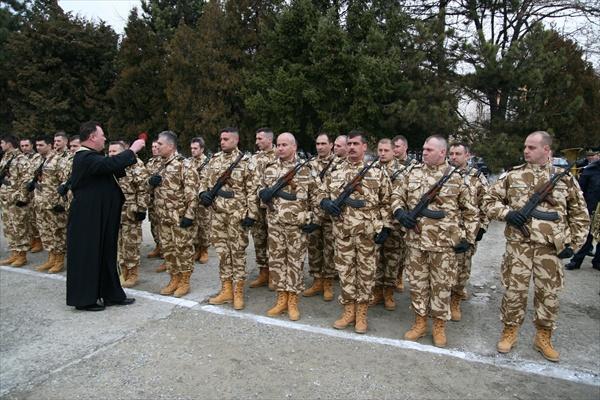 Ceremonial prilejuit de plecarea în Afganistan a unui nou detaşament de militari craioveni