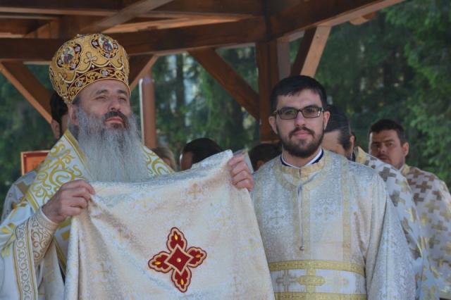 Slujbe arhierești oficiate în cinstea Părintelui Nicodim Măndiță