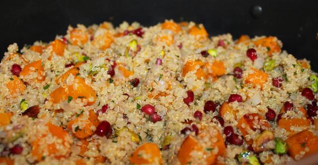 Salată de quinoa cu dovleac