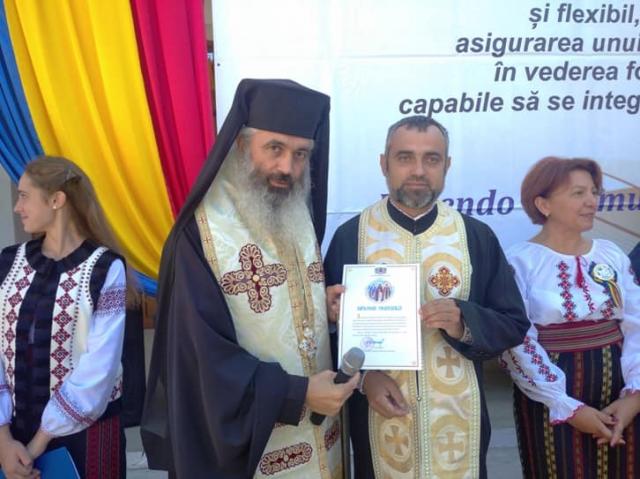 Patriarhul României a gratificat Grupul catehetic al parohiei „Acoperământul Maicii Domnului” din Donduşeni