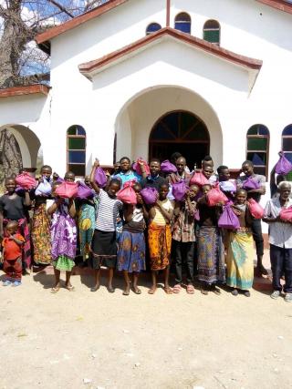 Sfântul Ierarh Nicolae a adus daruri în Tanzania