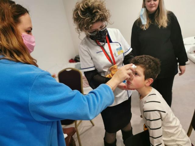 Servicii medicale gratuite pentru grupul de refugiați ucraineni găzduiți la Iași