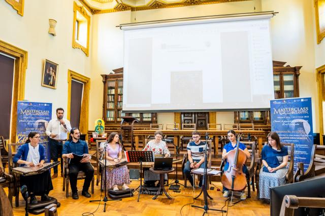 A început cea de-a XV-a ediție aniversară a Masterclass-ului Internațional de Cânt Bizantin de la Iași