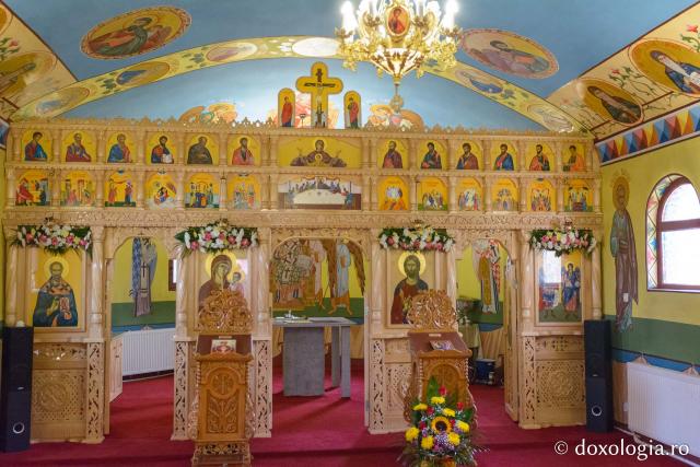 Catapeteasmă de biserică ortodoxă