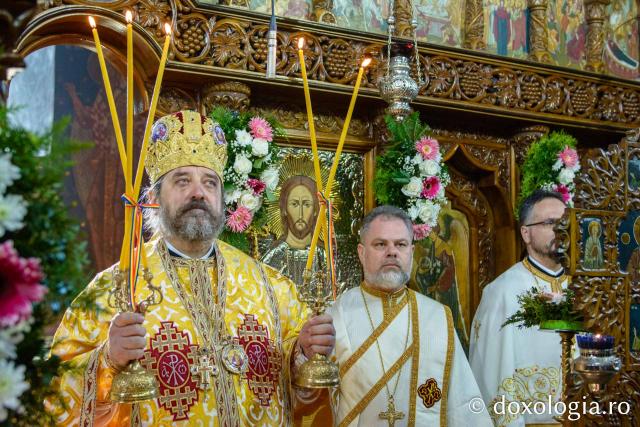 Slujire arhierească la Parohia „Sfinţii Arhangheli” din Pașcani