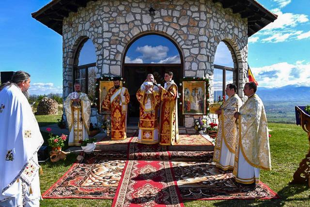 Binecuvântare pentru obștea Mănăstirii „Înălțarea Sfintei Cruci” – Petroșnița
