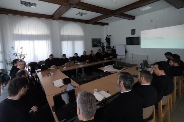Consfătuire a Biroului de Catehizare, la Seminarul Teologic de la Mănăstirea Neamț