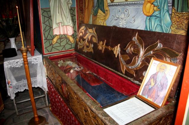 Moaștele Sfântului Cuvios Ioanichie cel Nou de la Muscel (Argeș)