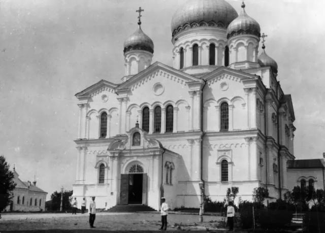 Fotografii surprinzătoare: Aflarea moaștelor Sfântului Serafim de Sarov (1903)